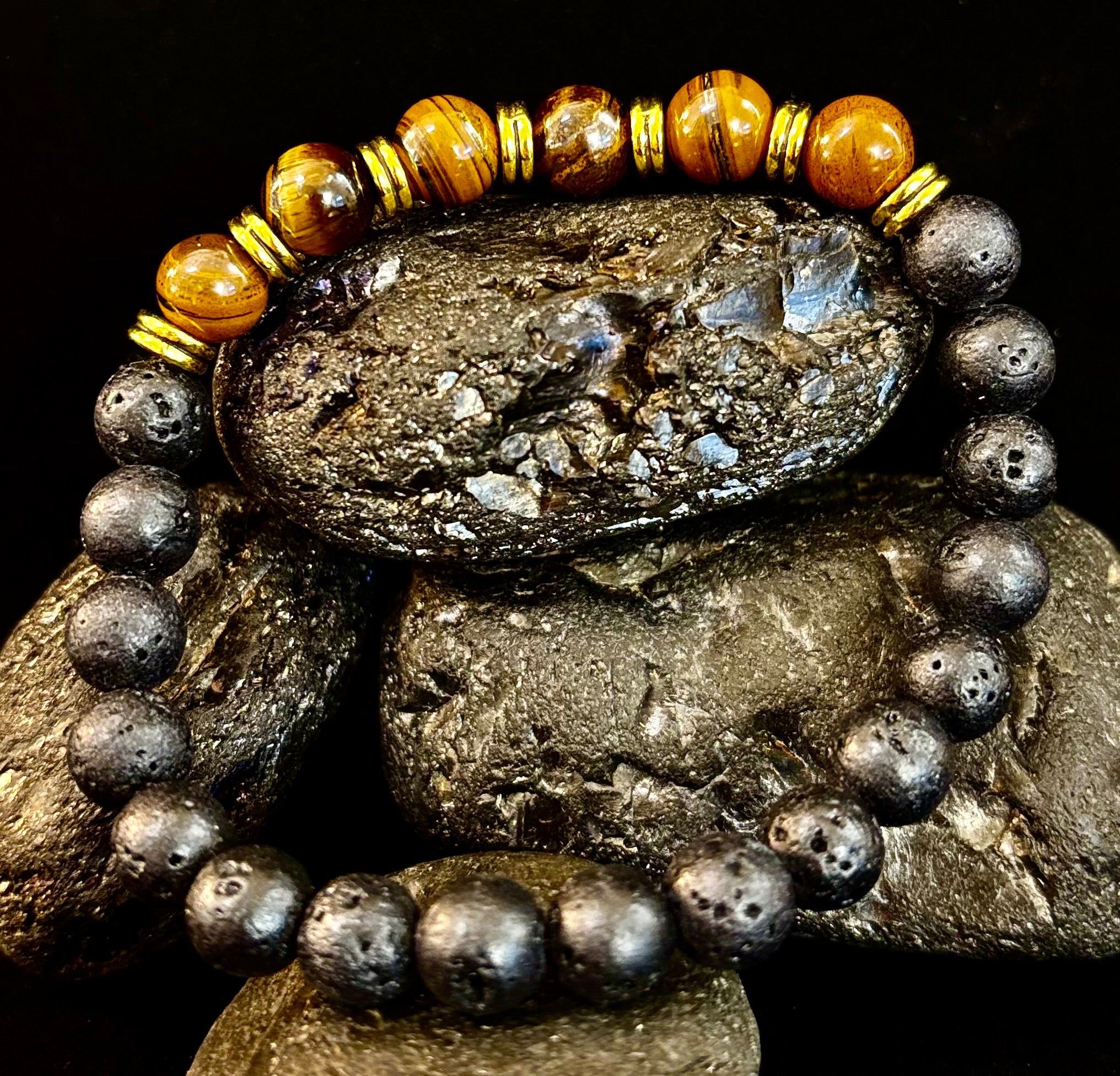 🖤🔥 Strength & Focus Men’s Lava Stone Bracelet – Choose Your Stone