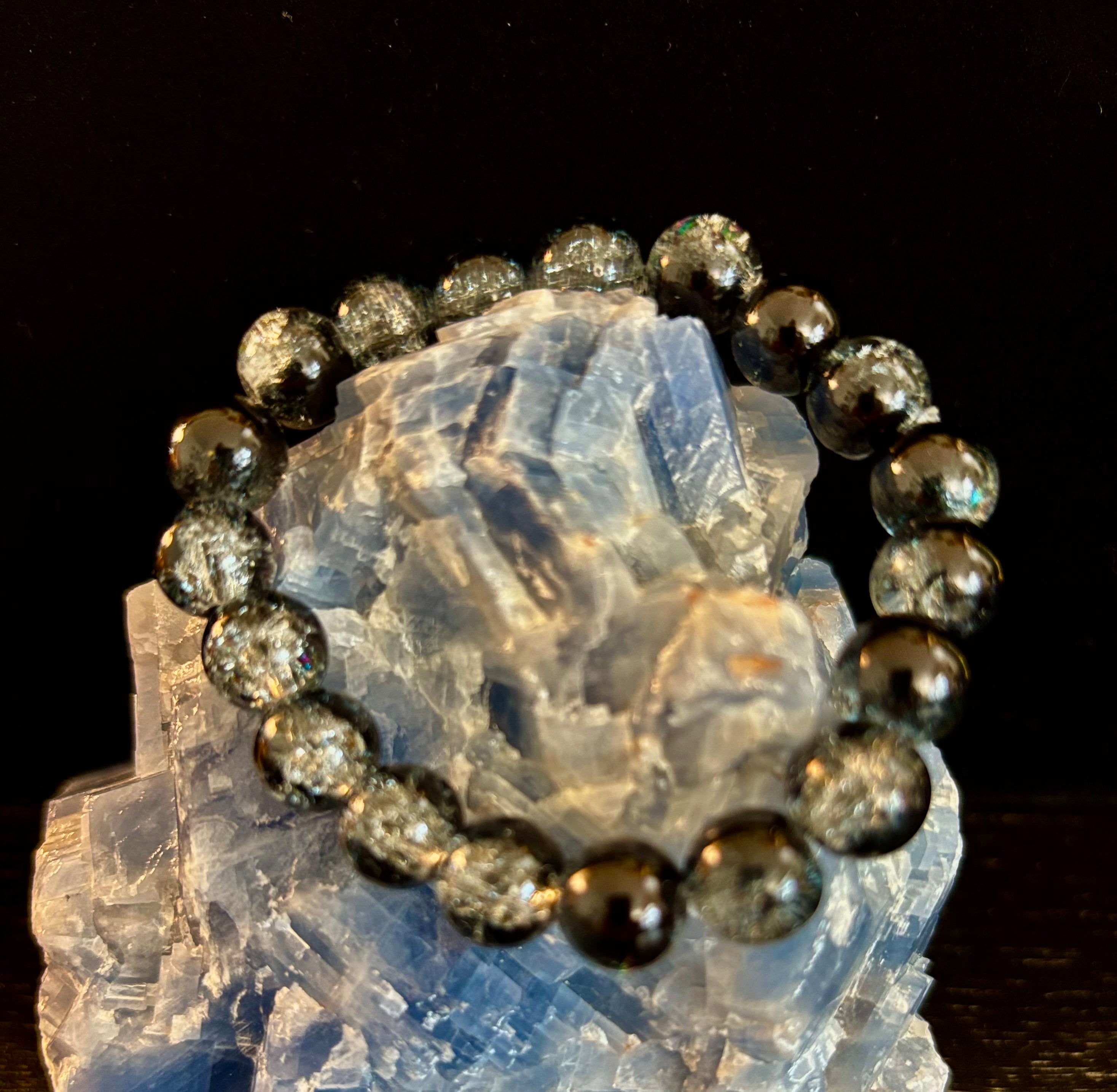 Black & White Cracked Glass Beads Bracelet – Bold Unisex Personality Statement Jewelry